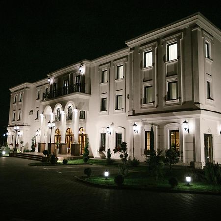 Hotel Beli Dvor Čačak Eksteriør bilde