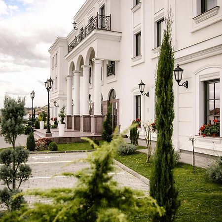 Hotel Beli Dvor Čačak Eksteriør bilde