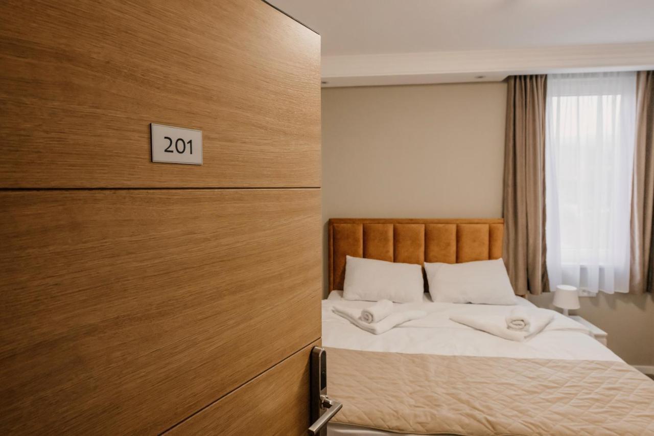 Hotel Beli Dvor Čačak Eksteriør bilde