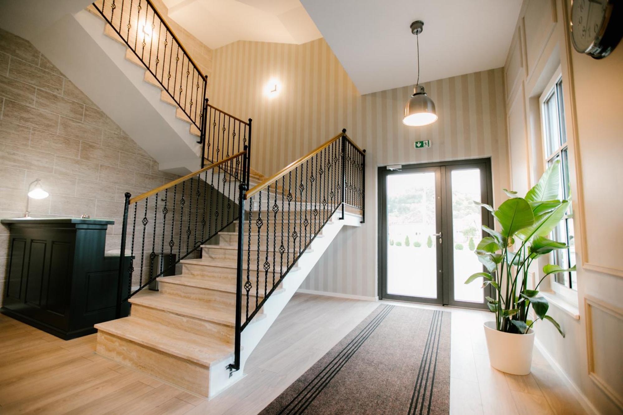 Hotel Beli Dvor Čačak Eksteriør bilde