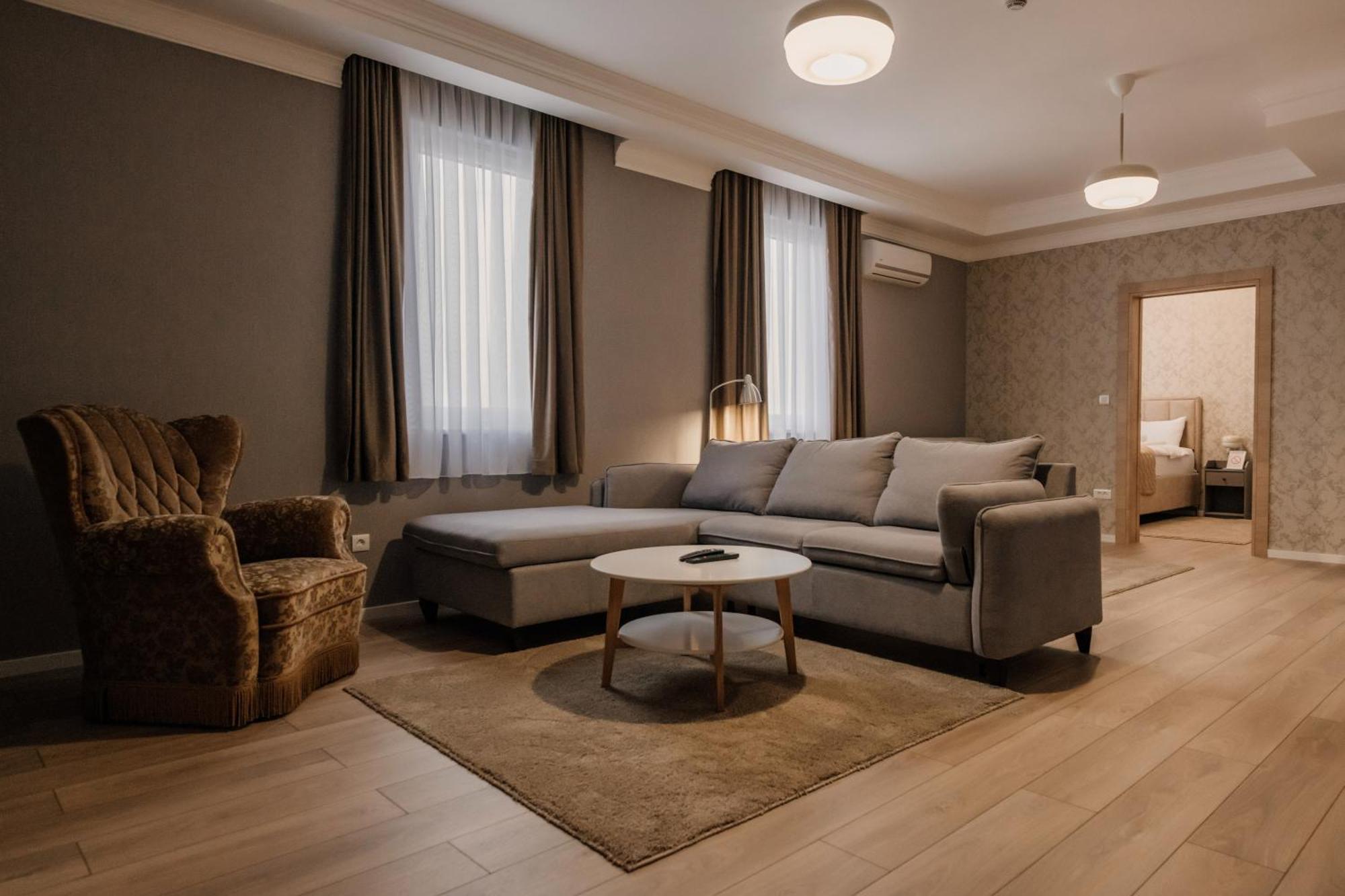 Hotel Beli Dvor Čačak Eksteriør bilde