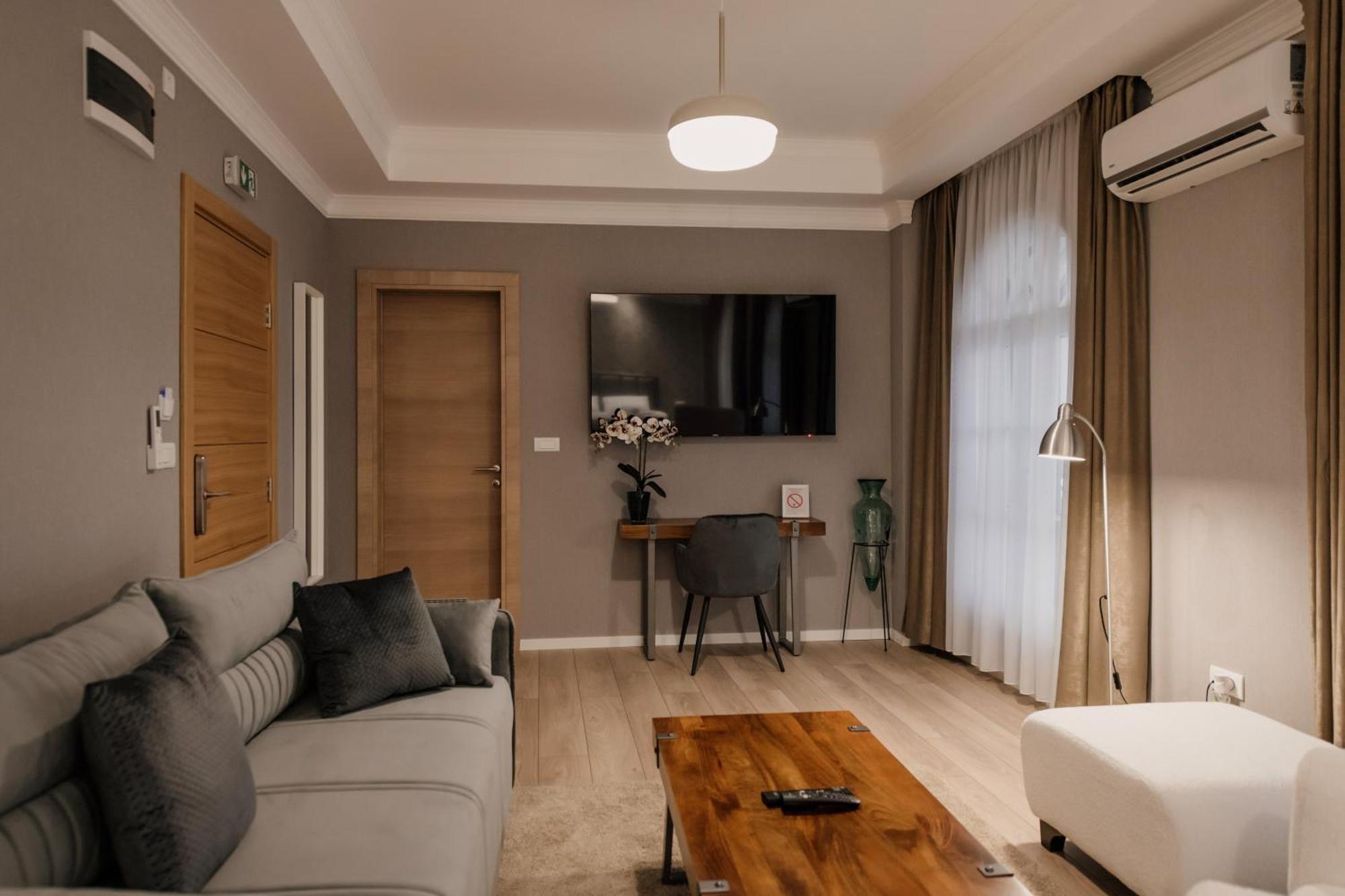 Hotel Beli Dvor Čačak Eksteriør bilde